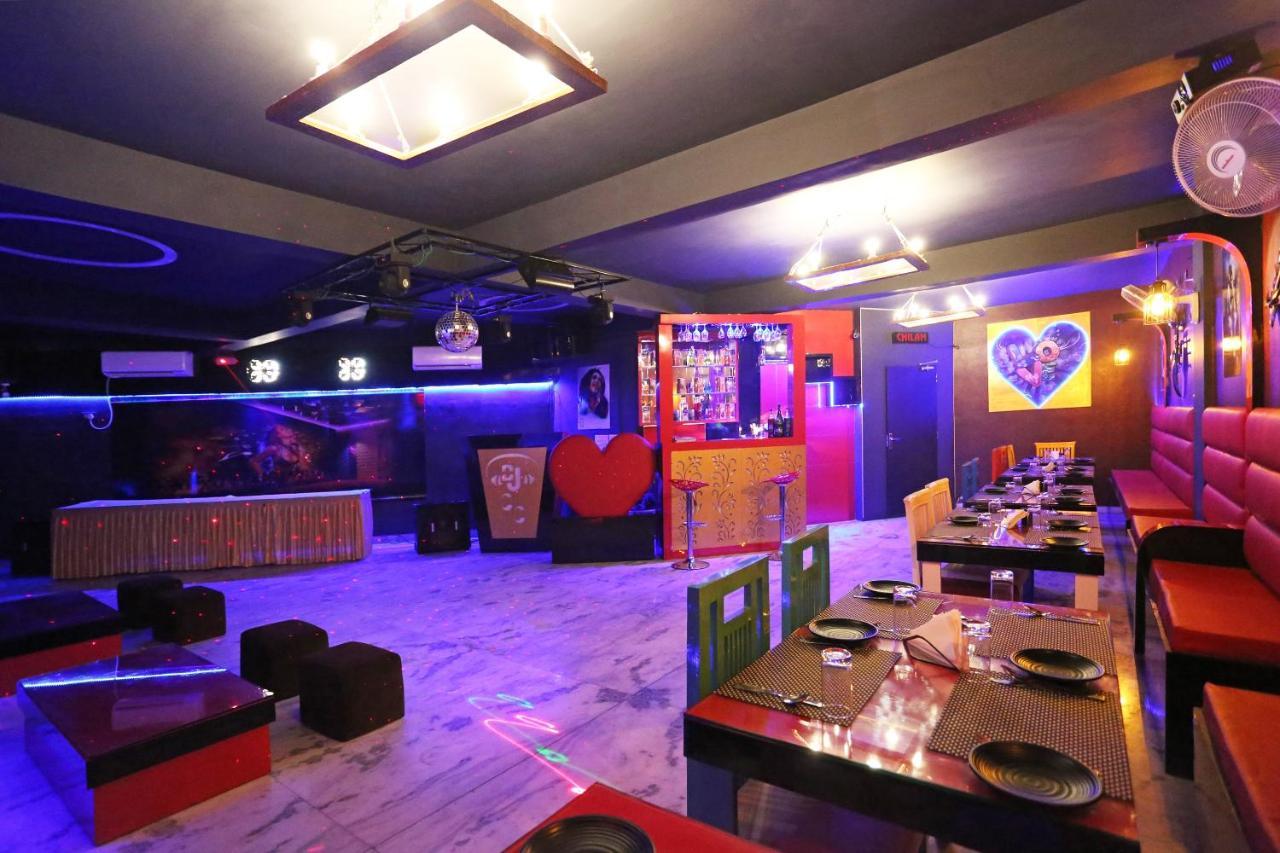 Oyo 3202 Hotel Gayatri Residency Агра Экстерьер фото